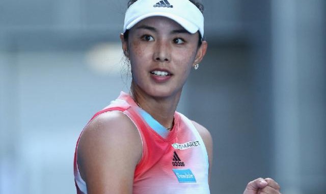 乐鱼官网-重返澳网32强 王蔷直言天气棘手：风好大，但我挺稳