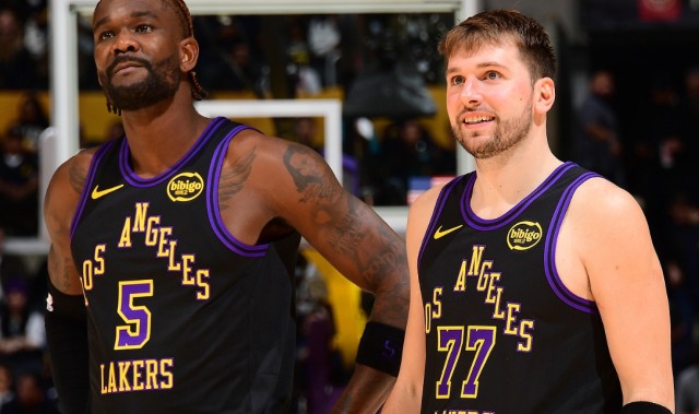 乐鱼体育-场均11分9板，两大球星带不动你，引起全队不满！NBA状元该离开了